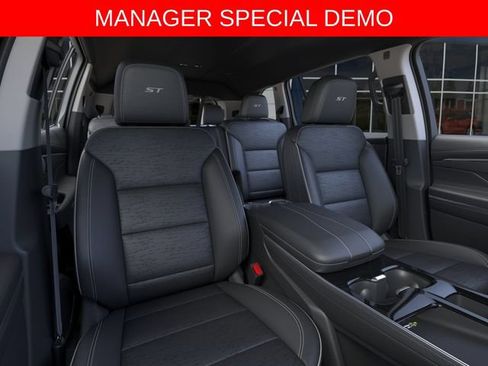 Used 2026 Buick Enclave Sport Touring w/ Power Package AWD/4WD image 16