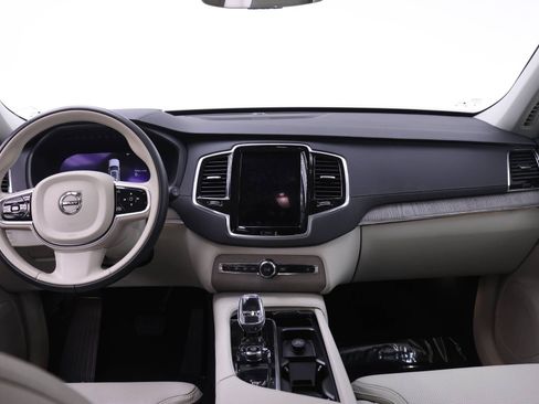Used 2025 Volvo XC90 T8 Ultra w/ Protection Package Premier AWD/4WD image 8