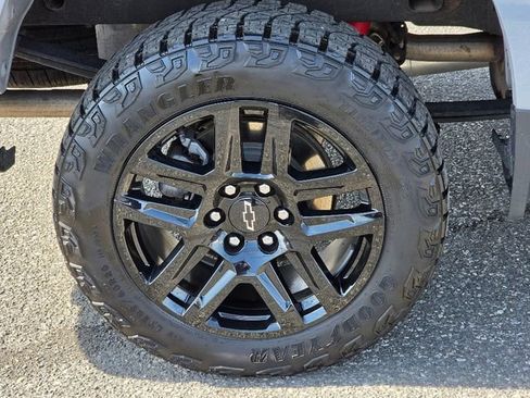 Used 2024 Chevrolet Silverado 1500 Custom Trail Boss AWD/4WD image 12