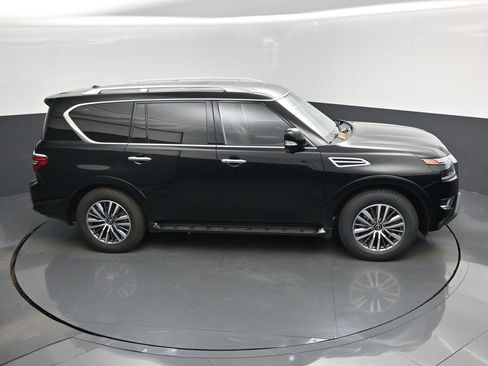 Used 2024 Nissan Armada SL image 46