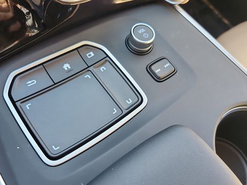 Certified 2025 Acura TLX w/ Technology Package image 33