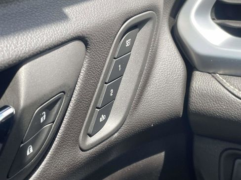 Used 2023 GMC Acadia SLT w/ Technology Package FWD image 28