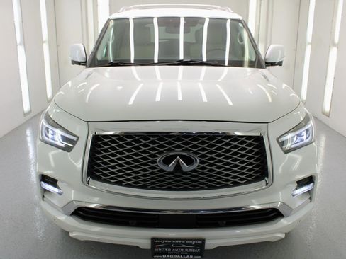 Used 2019 INFINITI QX80 Luxe w/ All-Season Package image 3