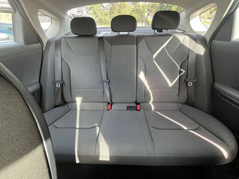 Used 2025 Kia K4 LXS image 39