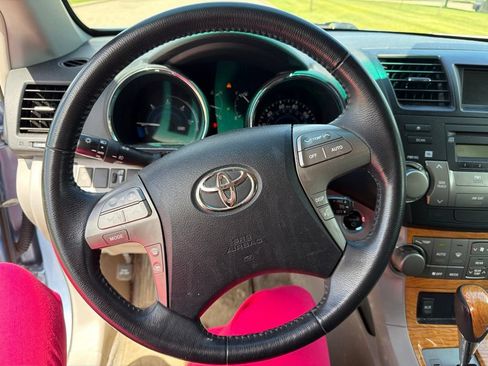 Used 2008 Toyota Highlander Limited AWD/4WD image 7