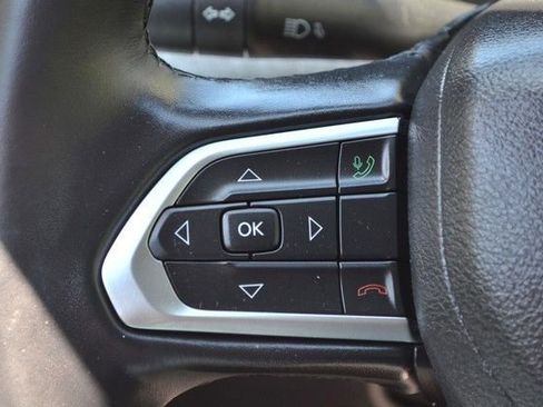 Used 2022 Jeep Compass Latitude w/ Sun and Sound Group AWD/4WD image 20