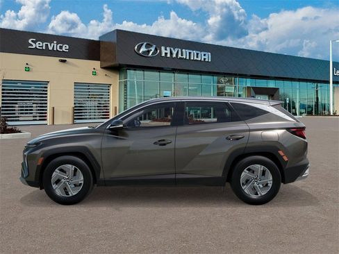 New 2026 Hyundai Tucson Blue SE image 3