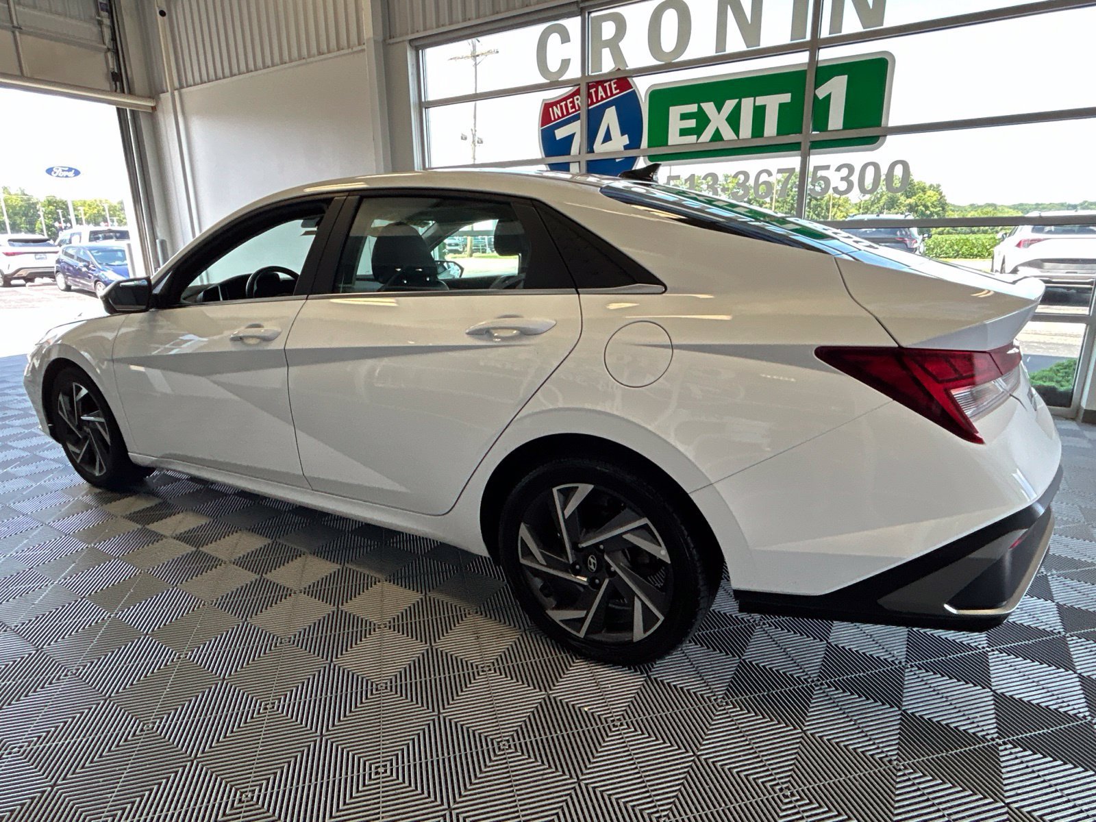 Used 2024 Hyundai Elantra Limited FWD image 4