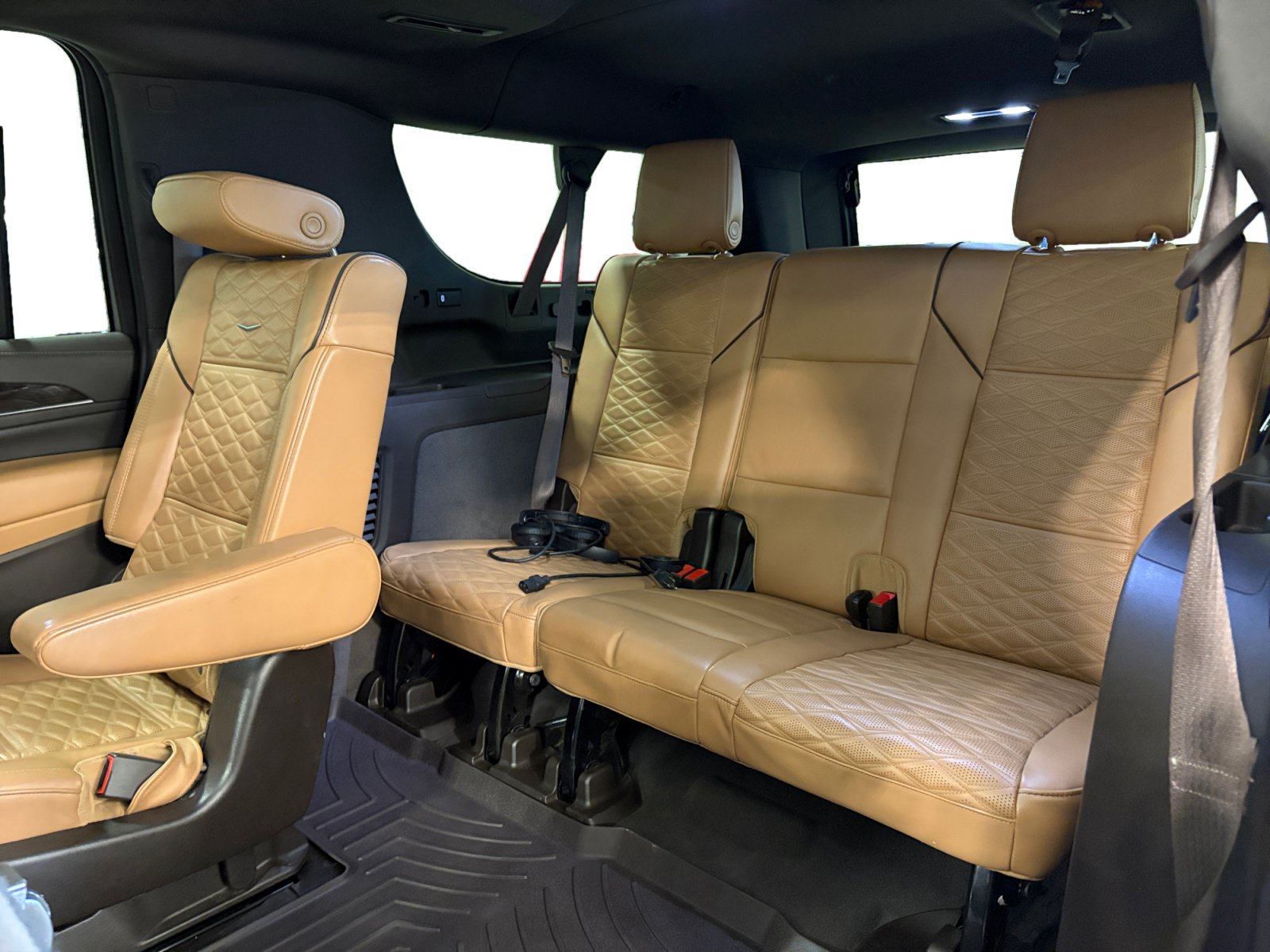 Used 2023 Cadillac Escalade ESV Sport w/ Touring Package AWD/4WD image 23