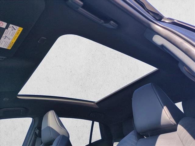 Used 2026 Toyota C-HR AWD/4WD image 16