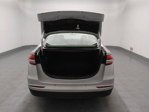 Used 2019 Ford Fusion SE image 29