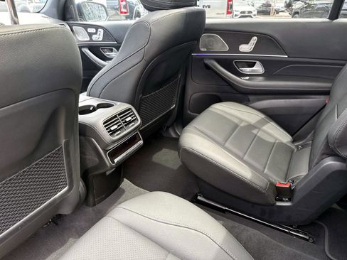 Used 2025 Mercedes-Benz GLS 450 4MATIC image 16