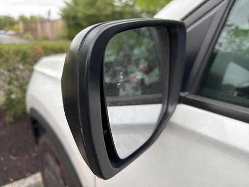 Used 2023 Honda Pilot Sport image 14