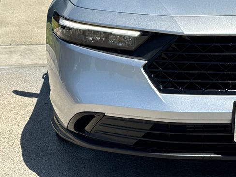 Used 2025 Honda Accord SE image 7