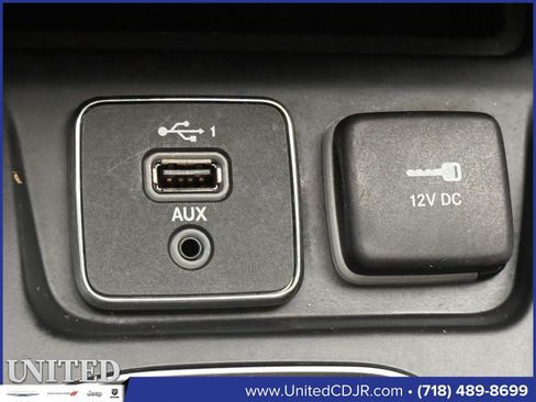 Used 2021 Jeep Cherokee Limited image 33