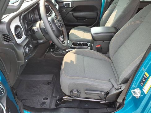 Used 2024 Jeep Wrangler Unlimited AWD/4WD image 12