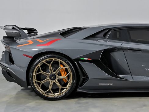 Used 2019 Lamborghini Aventador SVJ image 14