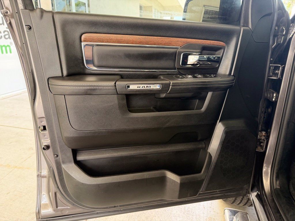 Used 2019 RAM 1500 Laramie w/ Convenience Group AWD/4WD image 42