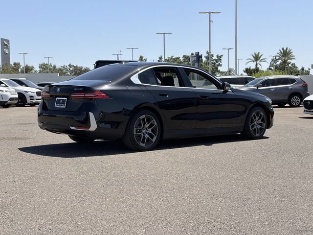 Used 2026 BMW i5 eDrive40 w/ Premium Package RWD image 7