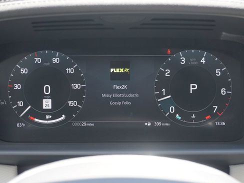 New 2025 Land Rover Discovery Dynamic SE image 11