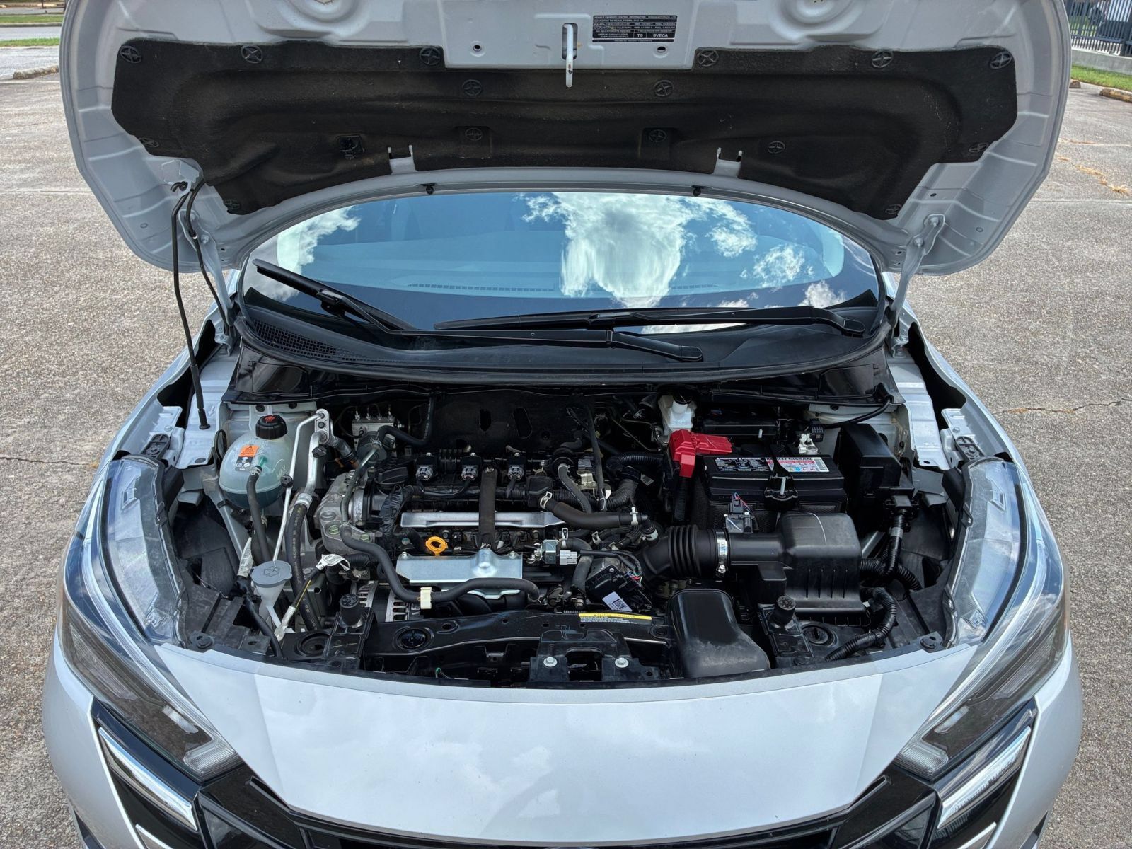 Used 2025 Nissan Versa SV FWD image 29