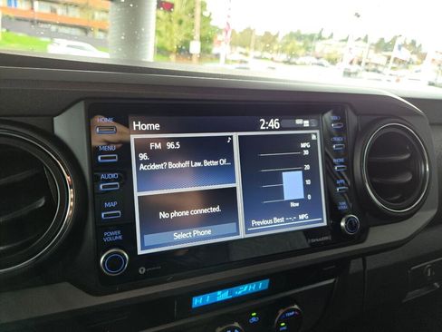 Used 2023 Toyota Tacoma TRD Off-Road w/ Technology Package image 14