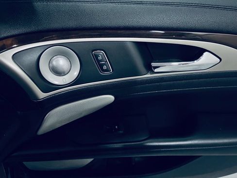Used 2019 Lincoln MKZ Reserve w/ Luxury Package FWD image 32