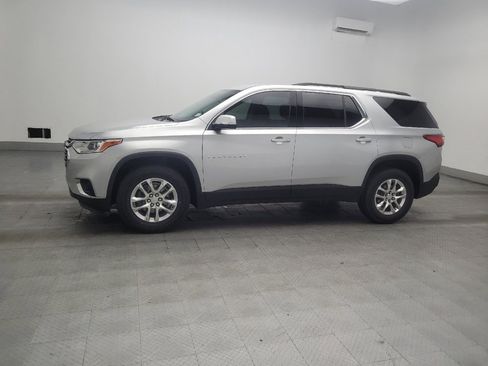Used 2021 Chevrolet Traverse LT FWD image 2