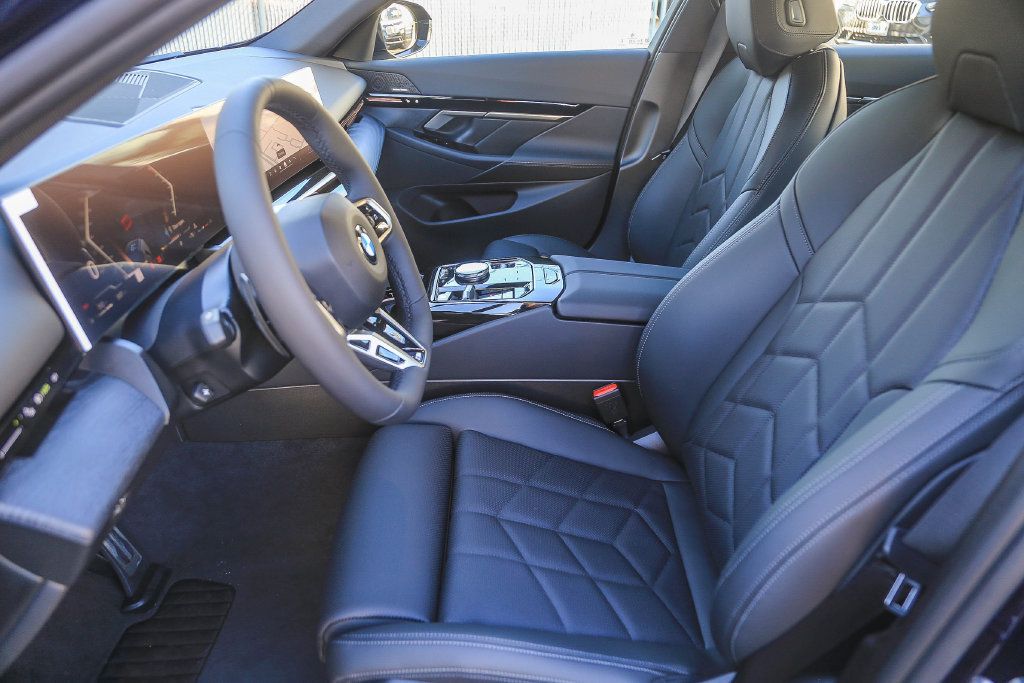 Used 2026 BMW 530i w/ M Sport Package RWD image 14