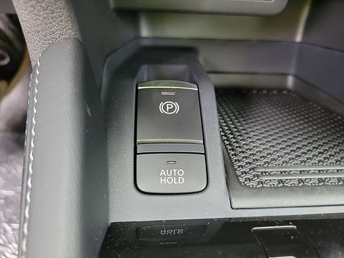 New 2024 Nissan Kicks SR w/ SR Premium Package image 25