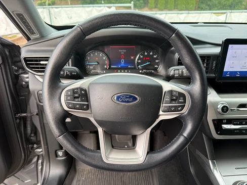 Used 2021 Ford Explorer XLT w/ Equipment Group 202A RWD image 26
