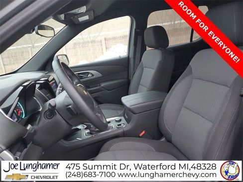 Used 2023 Chevrolet Traverse LT image 18