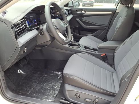 New 2026 Volkswagen Jetta SE FWD image 11