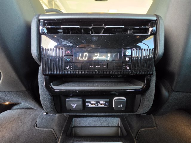 Certified 2025 Jeep Wagoneer Series II AWD/4WD image 25