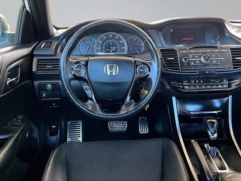 Used 2017 Honda Accord Sport image 8