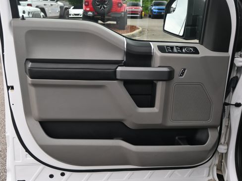 Used 2017 Ford F150 XLT RWD image 14