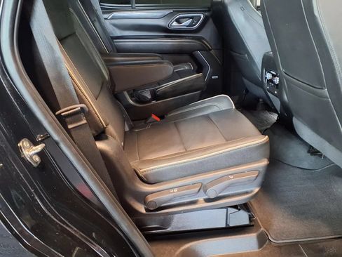 Used 2023 GMC Yukon SLT AWD/4WD image 9