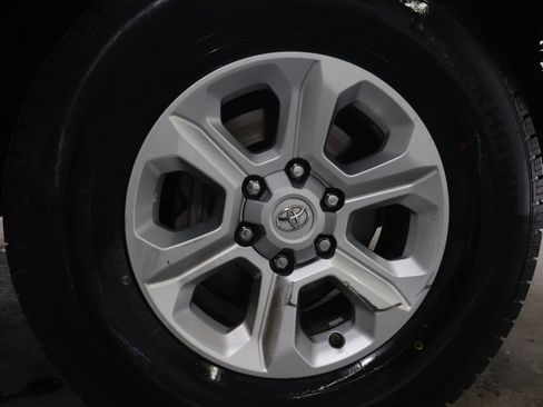 Used 2018 Toyota 4Runner SR5 image 30