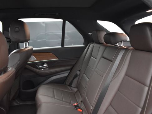 Used 2022 Mercedes-Benz GLE 350 4MATIC w/ Premium Package image 8