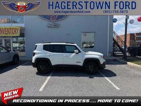 Used 2017 Jeep Renegade Altitude AWD/4WD image 1