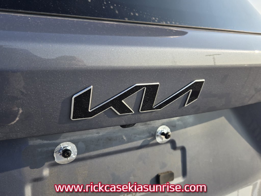 Used 2023 Kia Sorento LX FWD image 8