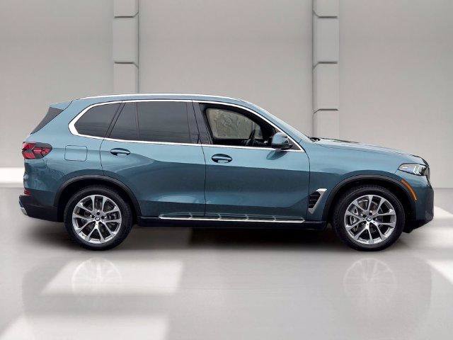 Used 2025 BMW X5 xDrive40i AWD/4WD image 6