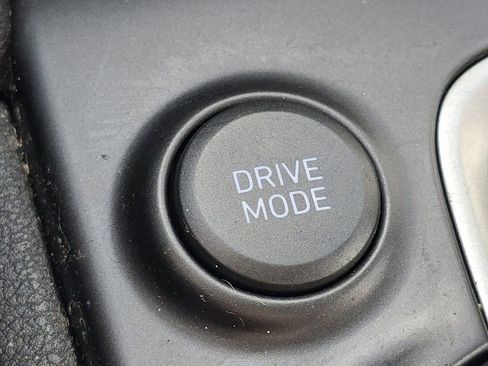 Used 2021 Hyundai Kona SE image 31