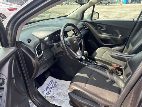 Used 2018 Chevrolet Trax LT w/ LT Convenience Package image 20