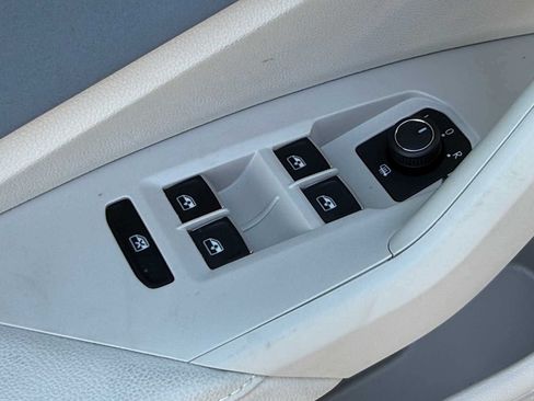 New 2026 Volkswagen Jetta SE FWD image 6