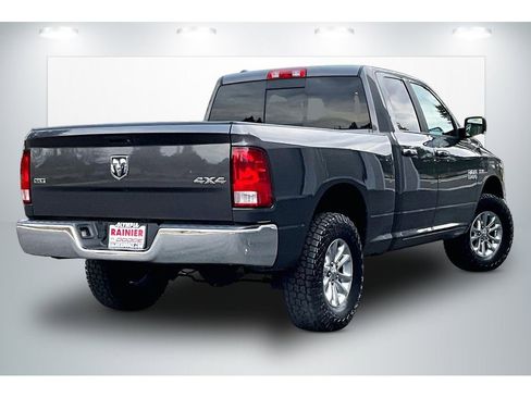 Used 2017 RAM 1500 Classic SLT w/ Luxury Group AWD/4WD image 13