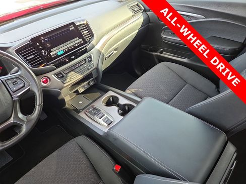 Used 2025 Honda Ridgeline Sport image 12