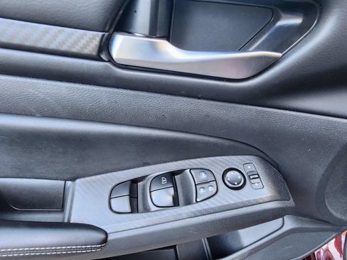 Used 2024 Nissan Altima 2.5 SV FWD image 9