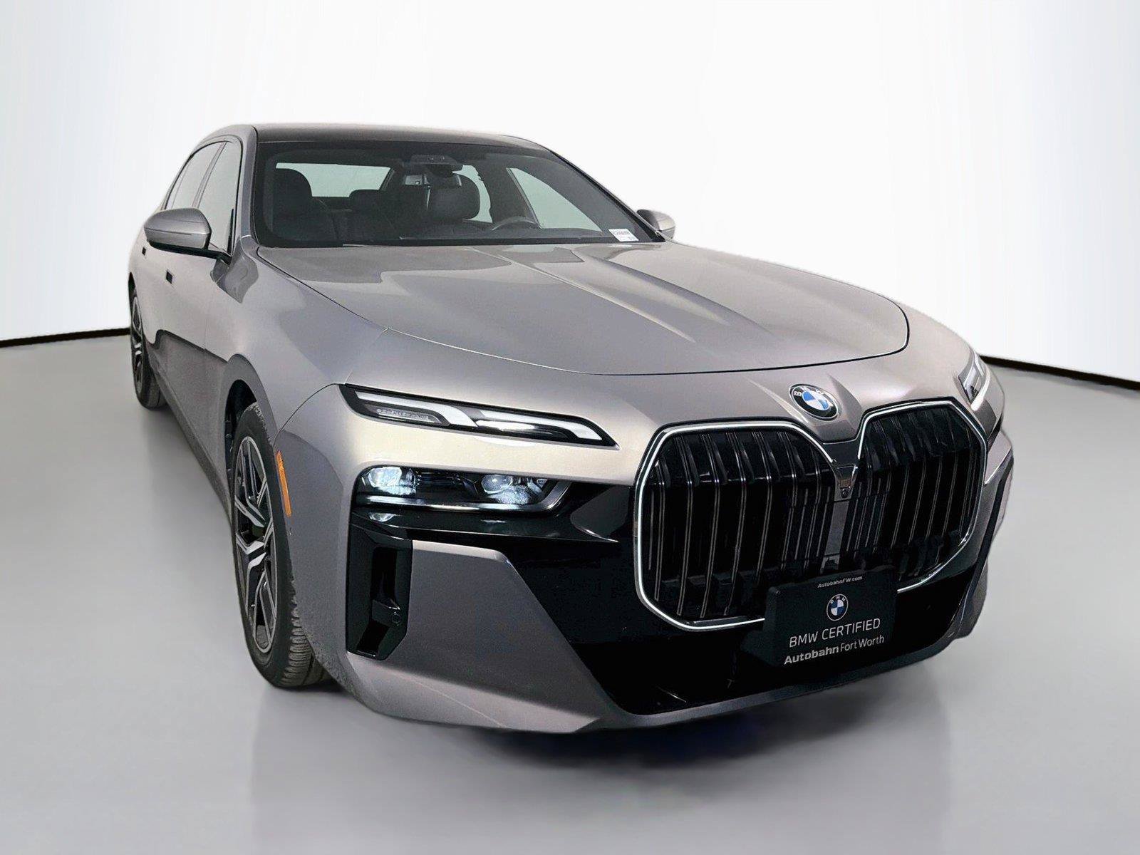 Used 2024 BMW 760i xDrive AWD/4WD image 3