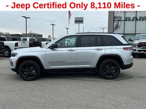 Certified 2024 Jeep Grand Cherokee Limited w/ Luxury Tech Group II image 2
